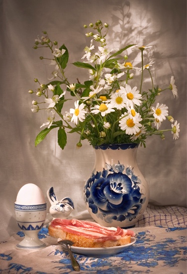 Easter Decoration using Daisies