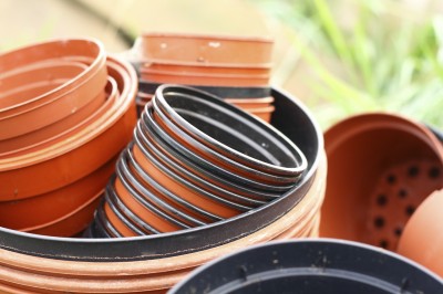 plastic-pots