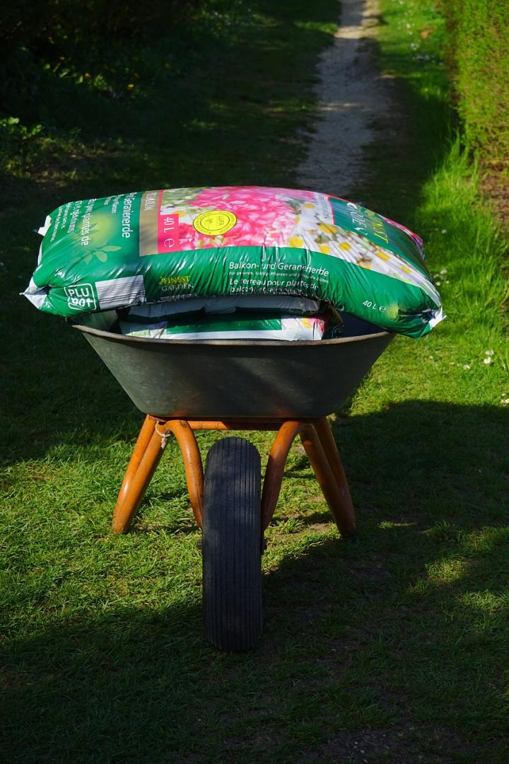 wheelbarrow-324389_1280_full_width.jpg