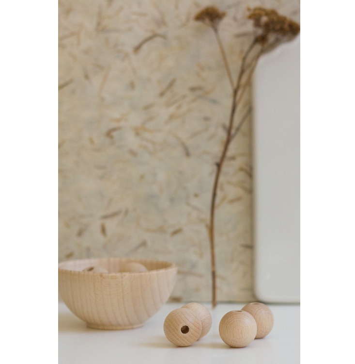 beech-wood-balls-macrame-planter-kits-gardenista