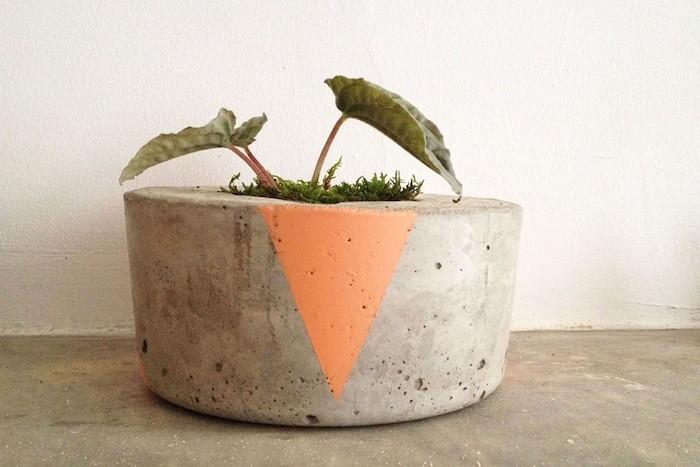 tasi-masi-striped-tasi-masi-concrete-planter-gardenista