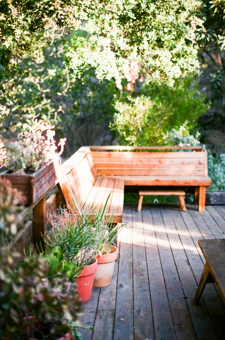 Kathleen-Whitaker-Echo-Park-Garden-Deck-Gardenista-01