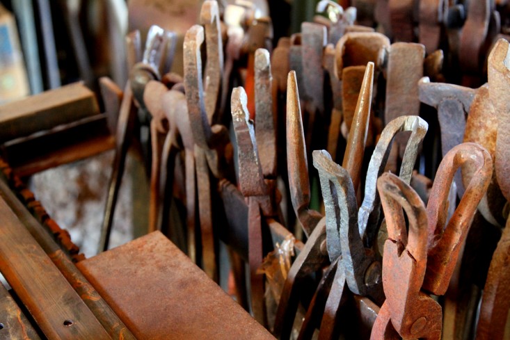 blacksmith tools red pig garden tool_erin boyle_gardenista