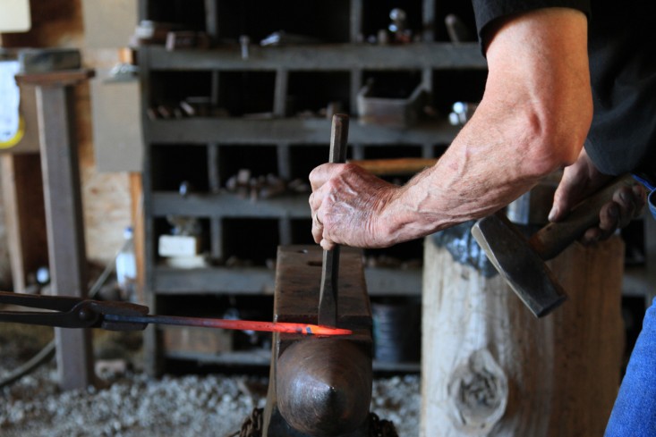 making a cut red pig garden tool_erin boyle_gardenista