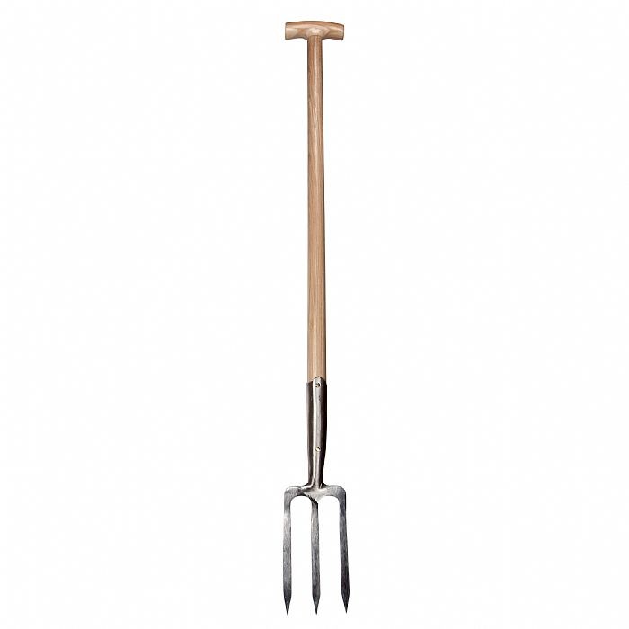 garden-digging-fork-sneeboer-gardenista