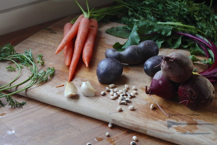 Compost Garden vegetables-DIY_Gardenista_1