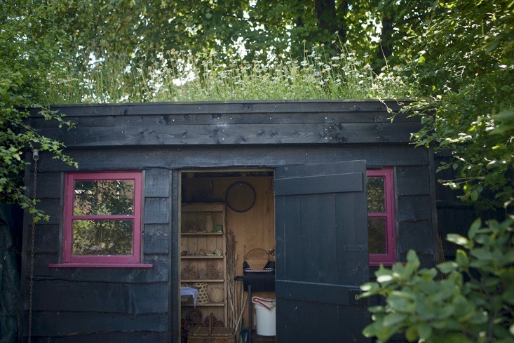 tool-shed-catriona-andrew-garden-gardenista