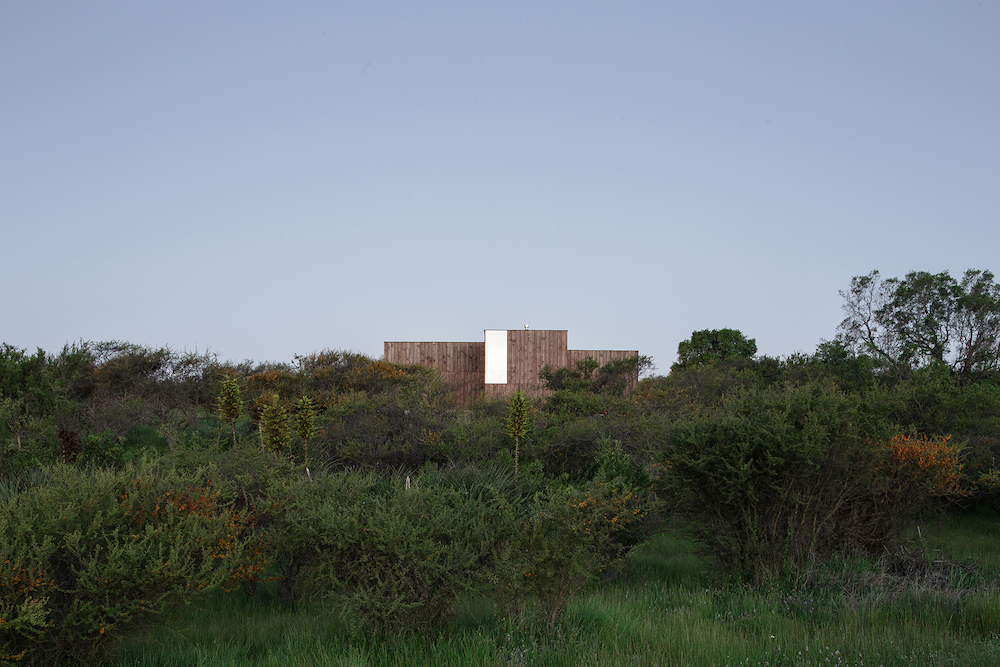 Wood Weekend House in Chile | Gardenista