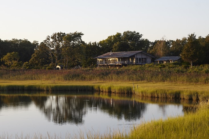 Shelter_Island_Ochre_Canvas_Home_garden_gardenista_facade_5