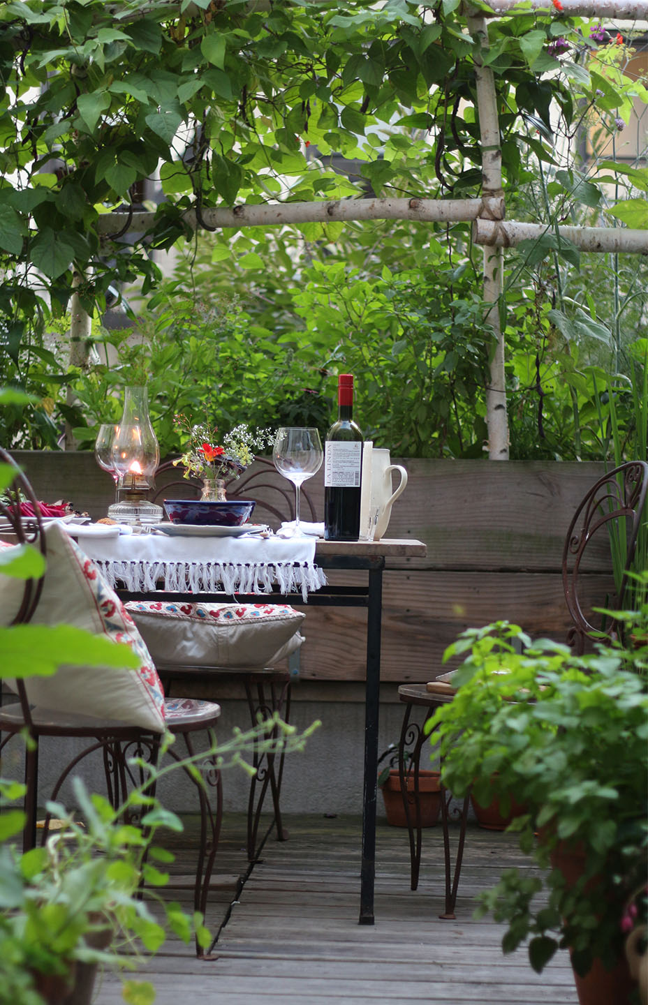 harlem_terrace_garden_dining_66_square_feet_gardenista_marieviljoen