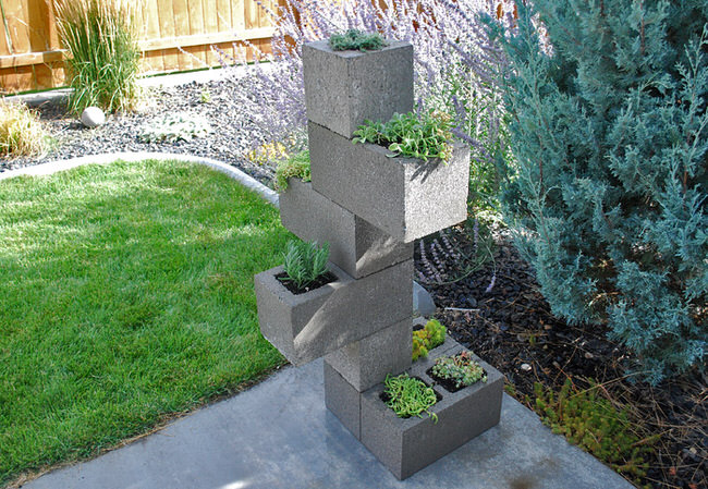 vertical-cinder-block-planter-feature