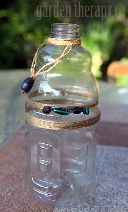 Recycled-Bottle-Wasp-Trap-via-www.gardentherapy.ca_