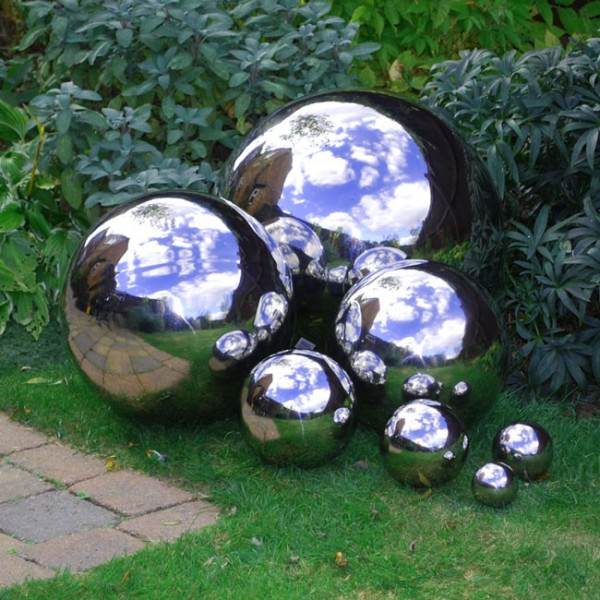 mirrored gazing balls garden