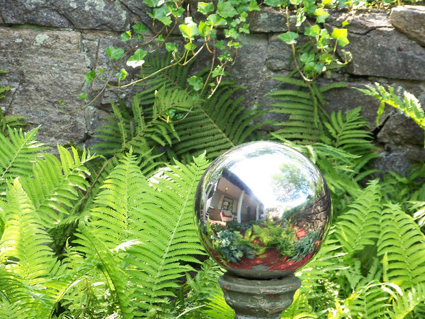 mirrored gazing ball