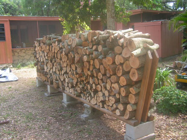 Super easy DIY firewood racks -6