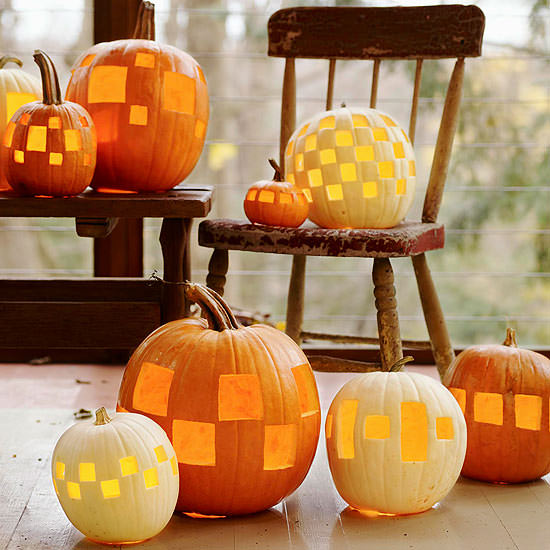 Fall porch pumkins