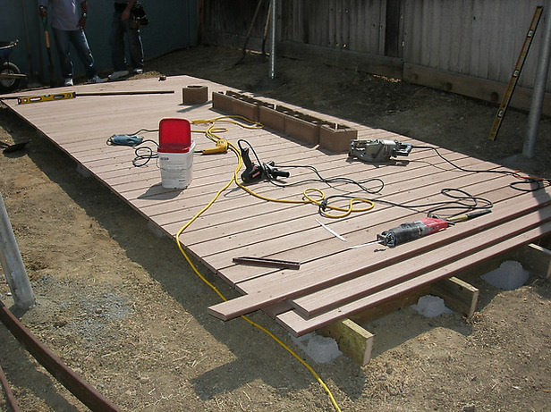 dycr107_deck_boards-overhang_lg