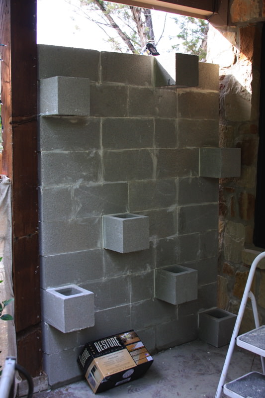 5 Ways to Use Cinder Blocks in the Garden