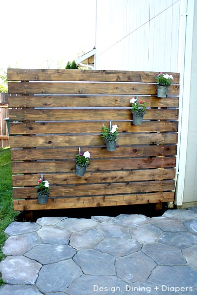 DIY-Garden-Slat-Wall-by-@tarynatddd-1